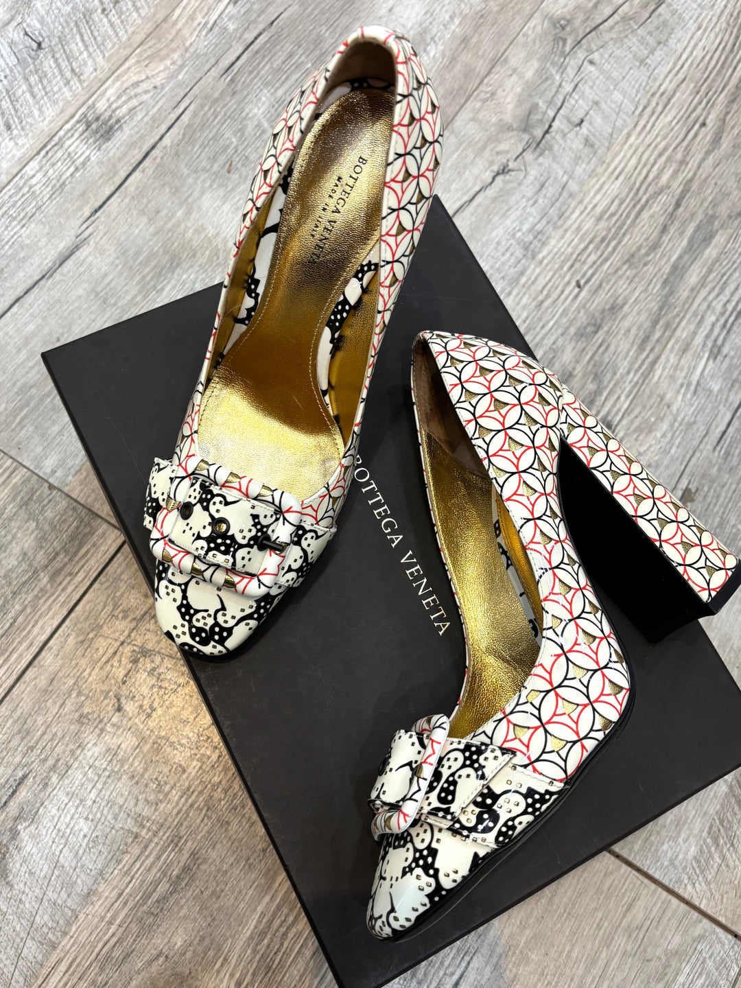 BOTTEGA VENETA CHERBOURG CALF PATENT PUMPS
