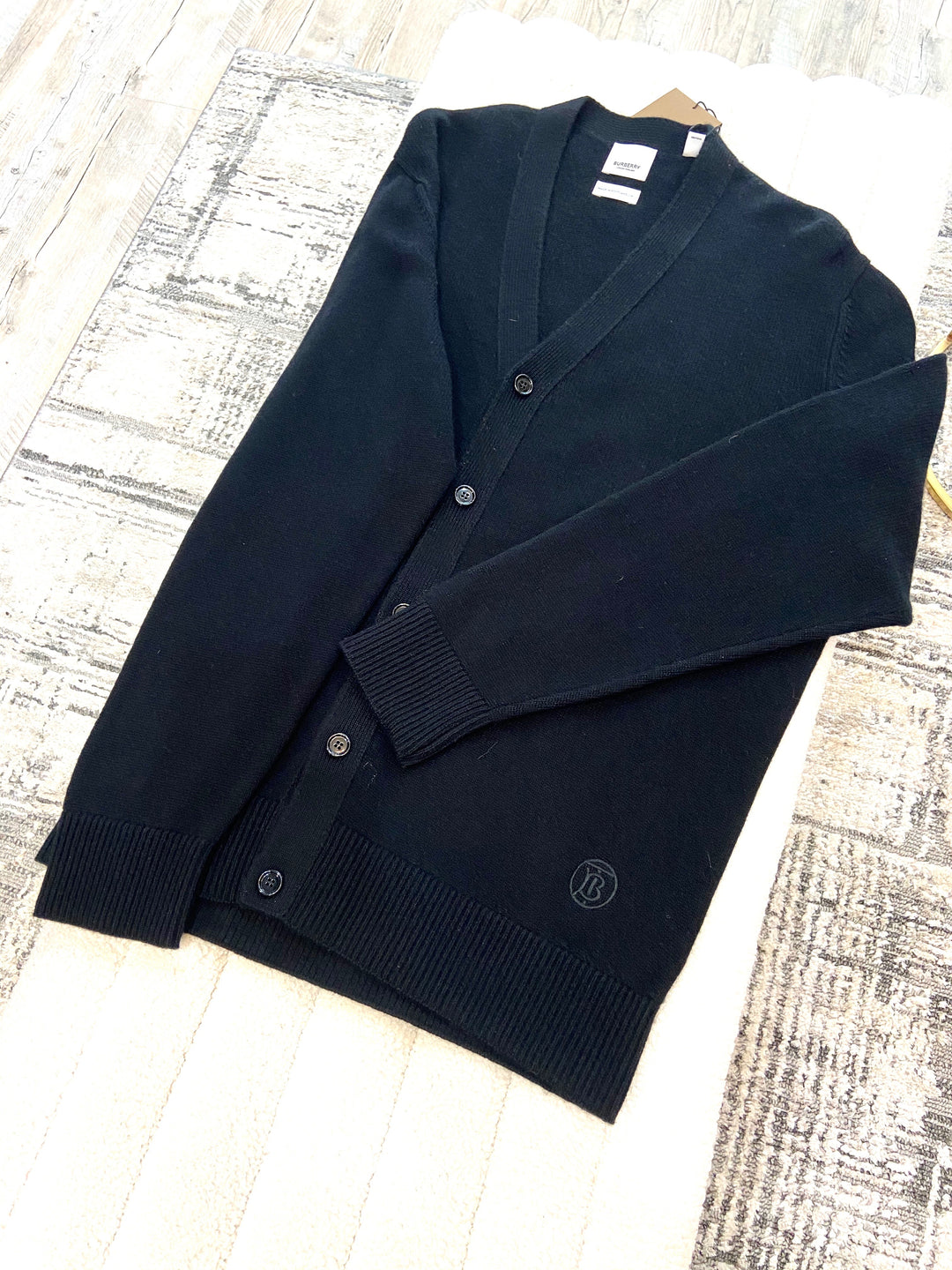 BURBERRY V NECK CARDIGAN