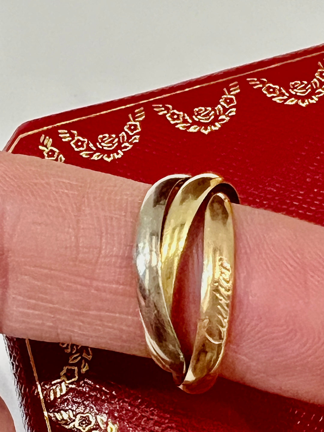 CARTIER TRICOLOR TRINITY 18K GOLD BAND