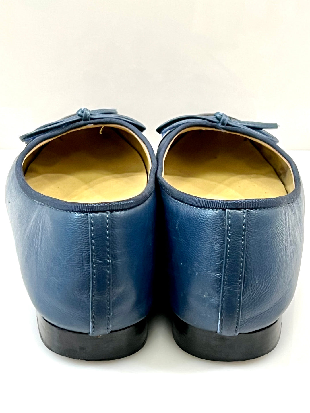 CHANEL CC LEATHER BALLET FLATS
