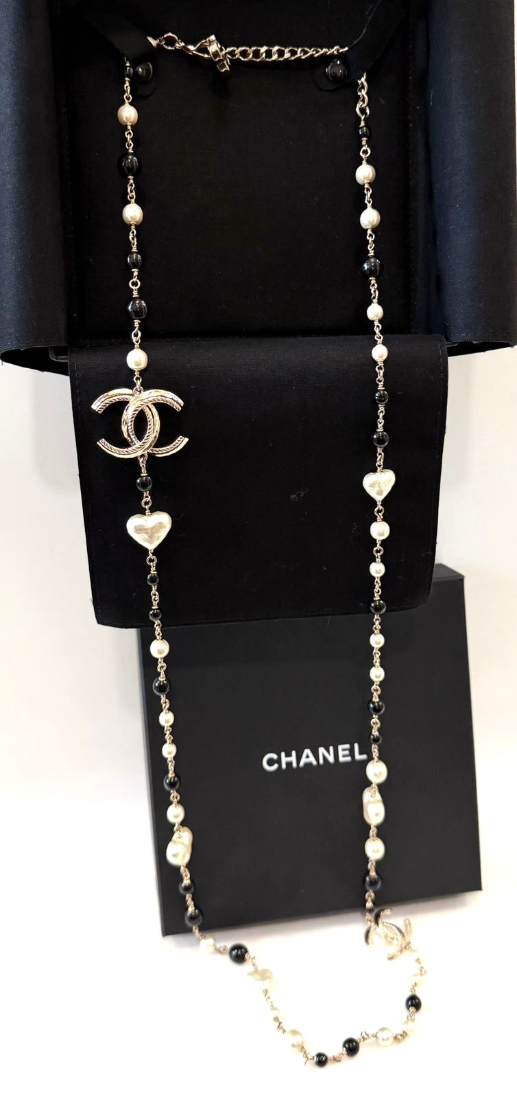 CHANEL CC HEART SHAPE FAUX PEARLS BAROQUE SAUTOIR LONG NECKLACE