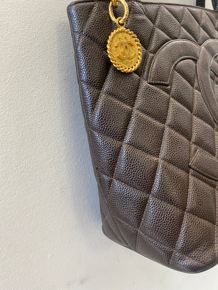 CHANEL CC BROWN CAVIAR LEATHER MEDALLION TOTE BAG