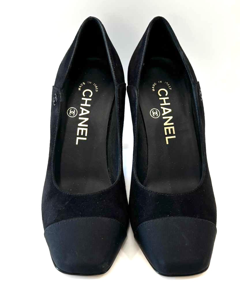 CHANEL CC CAP TOE SUEDE PUMPS