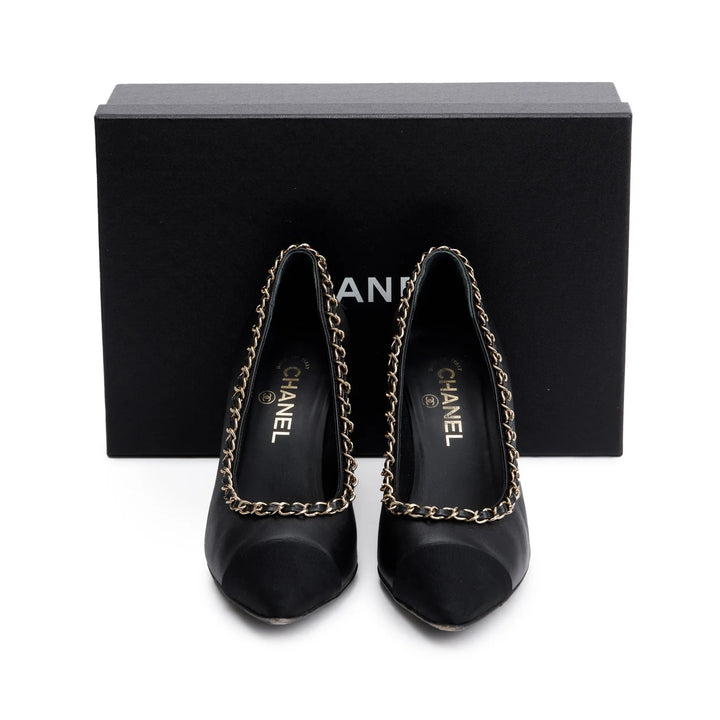 CHANEL CC CHAIN AROUND CALFSKIN LEATHER PUMPS