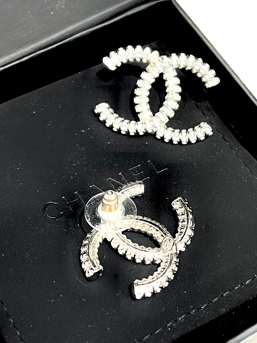 CHANEL CC CRYSTAL STUDDED EARRINGS