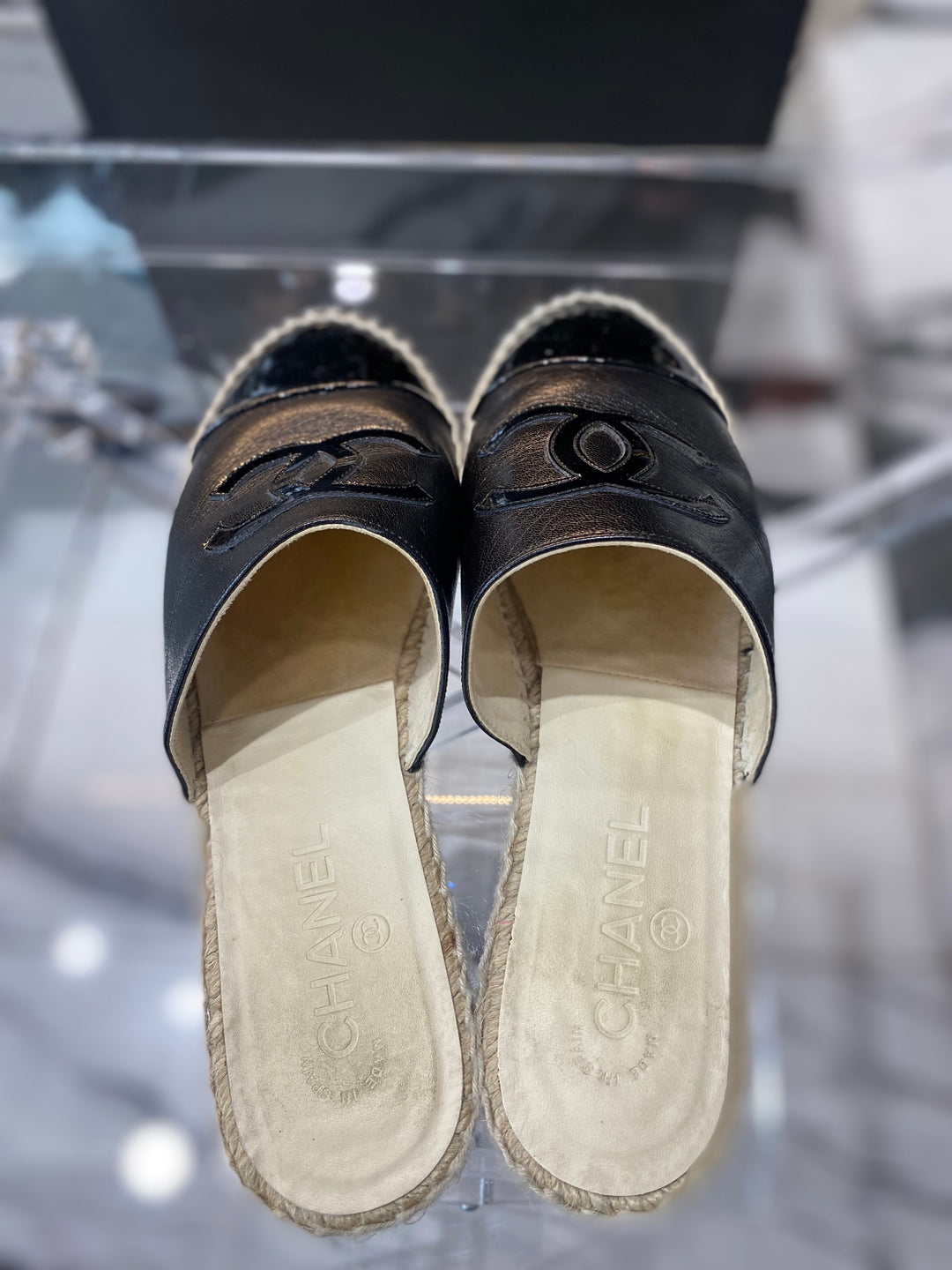 CHANEL CC CAP TOE LEATHER ESPADRILLE MULES