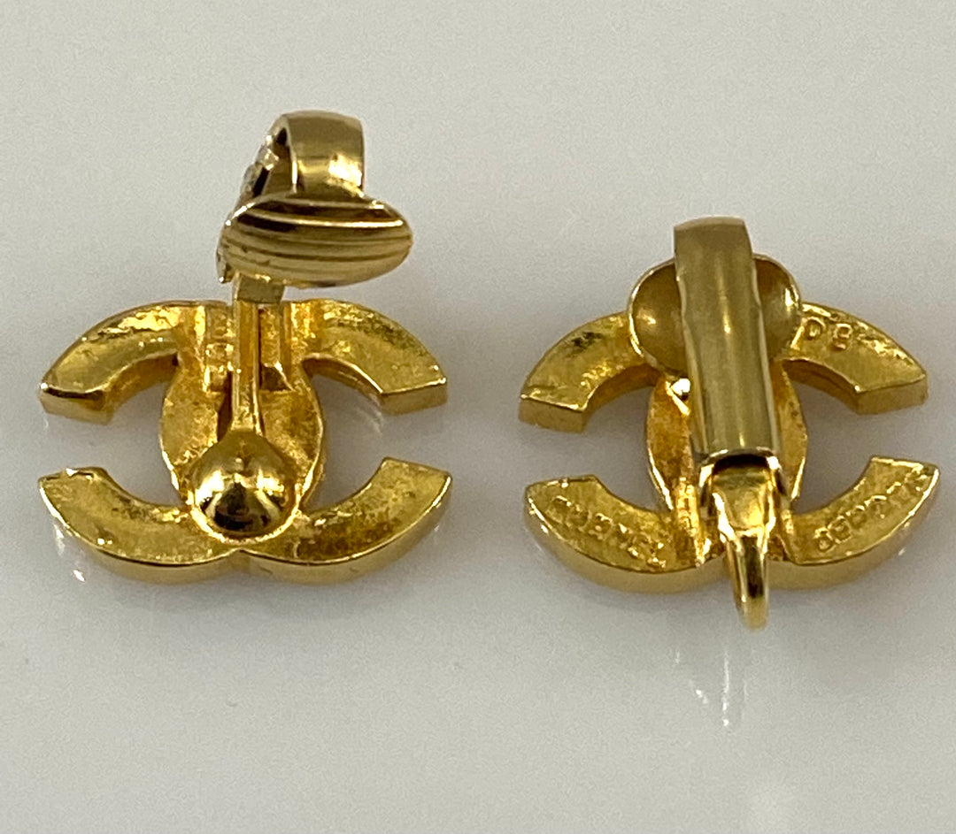CHANEL CC GOLD-TONE STUD CLIP ON EARRINGS