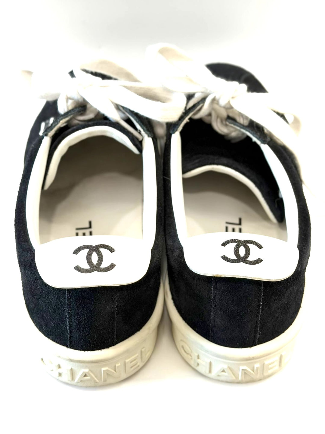 CHANEL CC LOGO SUEDE SNEAKERS