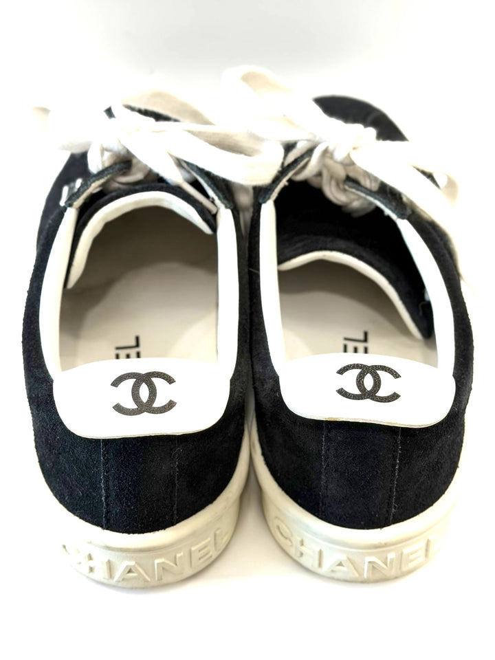 CHANEL CC LOGO SUEDE SNEAKERS