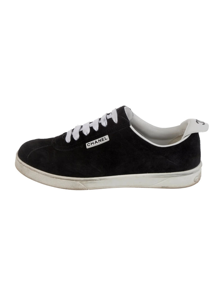 CHANEL CC LOGO SUEDE SNEAKERS