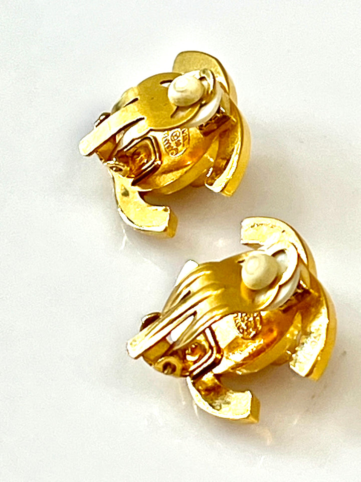 CHANEL CC LOGO TURNLOCK CLIP ON EARRINGS
