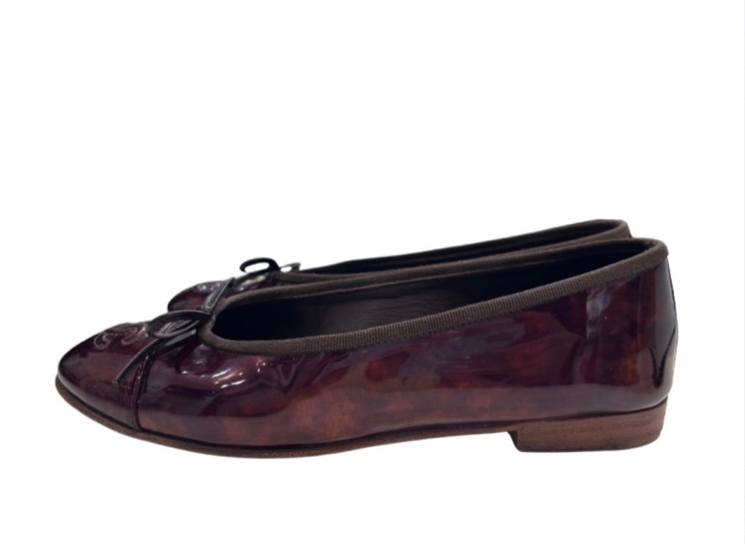 CHANEL CC PATENT LEATHER CAP-TOE BALLET FLATS