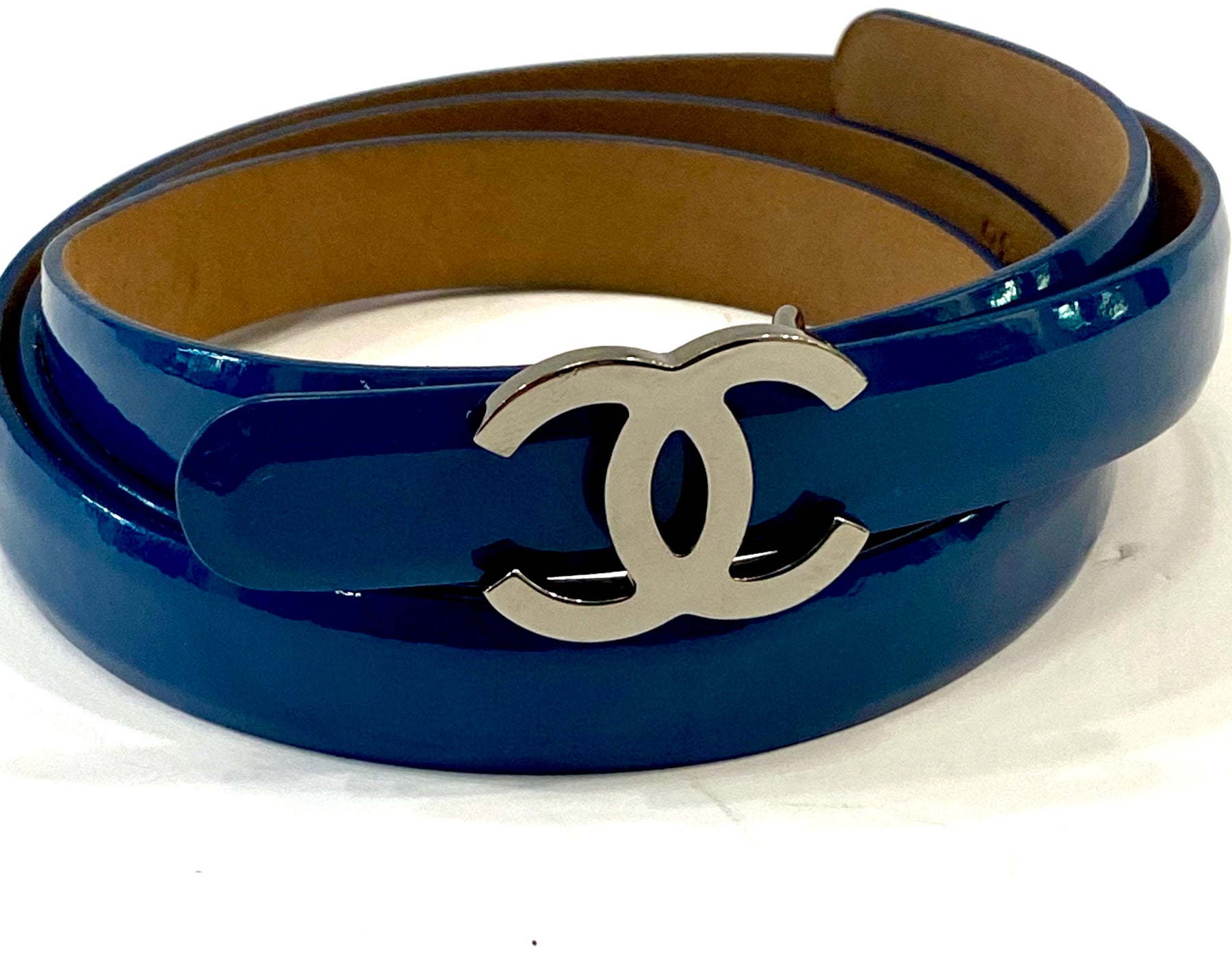CHANEL CC GLOSSY PATENT LEATHER BELT – Caroline's Fashion Luxuries