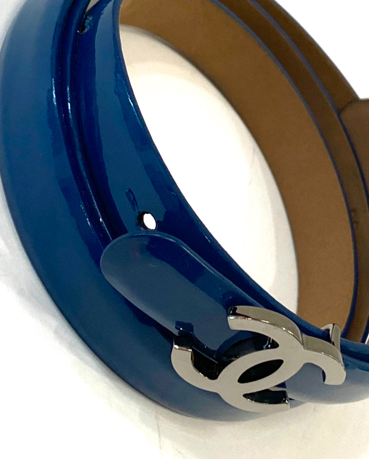 CHANEL CC GLOSSY PATENT LEATHER BELT