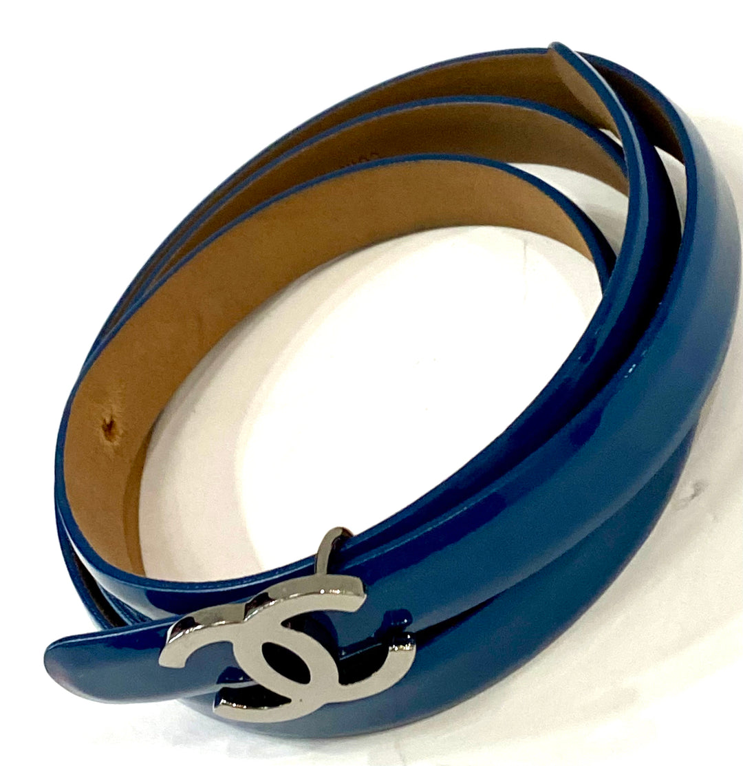 CHANEL CC GLOSSY PATENT LEATHER BELT