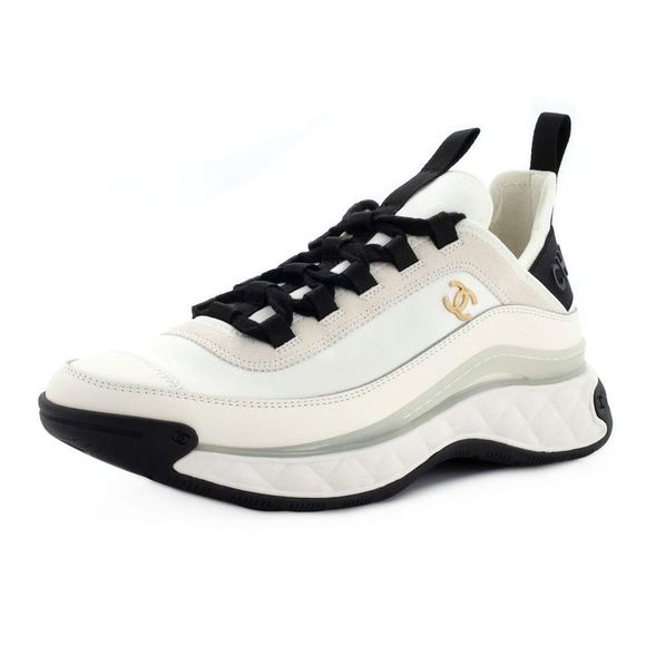 CHANEL INTERLOCKING CC LOGO LEATHER SNEAKERS