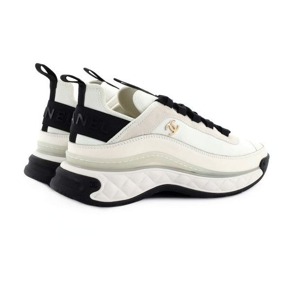 CHANEL INTERLOCKING CC LOGO LEATHER SNEAKERS