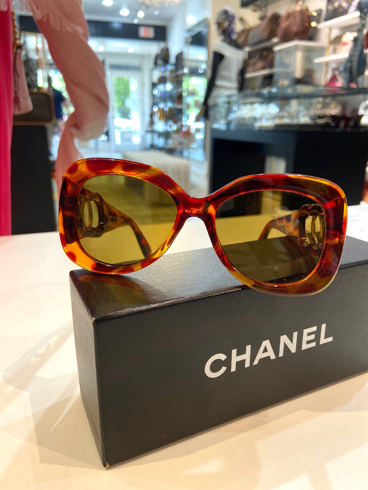 CHANEL CC TORTOISE OVERSIZED SUNGLASSES