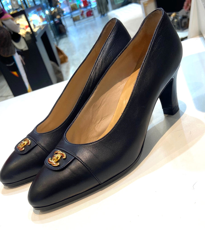 CHANEL CC TURN-LOCK POINTED TOE CALFSKIN LEATHER PUMPS