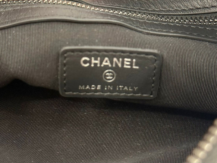CHANEL CAVIAR QUILTED LEATHER BOY O-CASE CLUTCH BAG