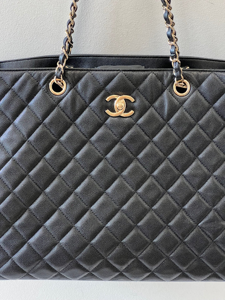 CHANEL CAVIAR QUILTED GRAND SHOPPING TOTE BAG-HS