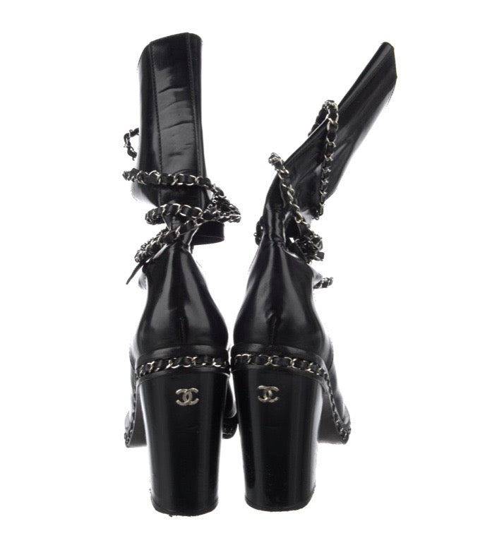 CHANEL CC RUNWAY GLAZED CHAIN OBSESSION BOOTS