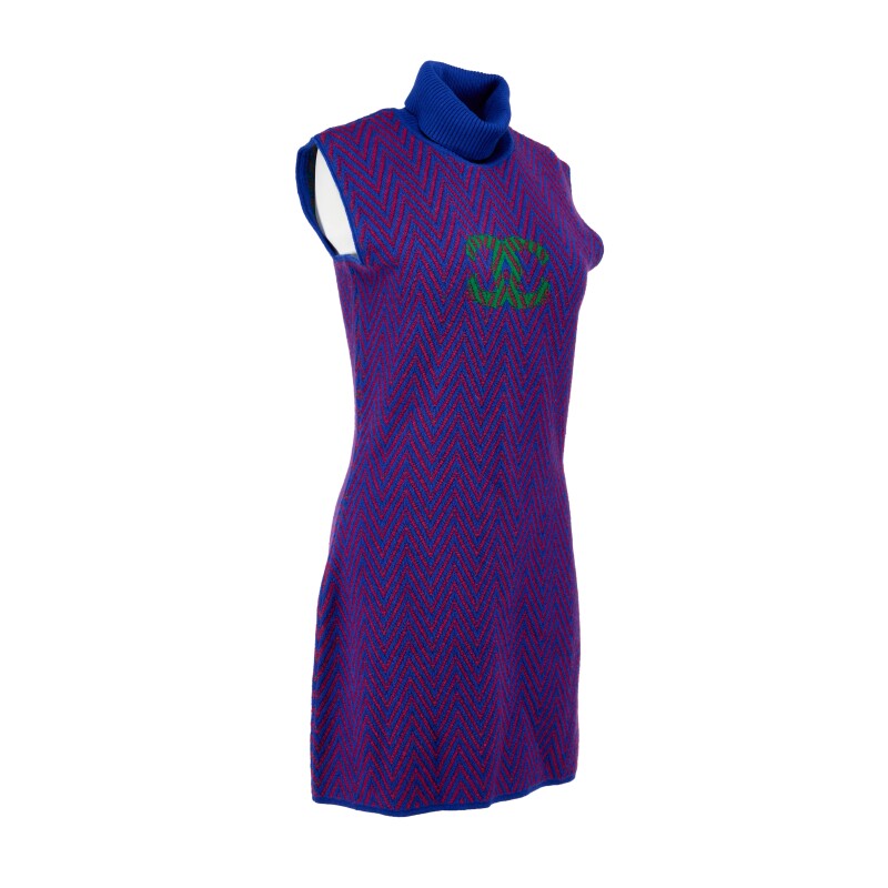 CHANEL CHEVRON CC SLEEVELESS CASHMERE KNIT DRESS – Caroline's Fashion  Luxuries