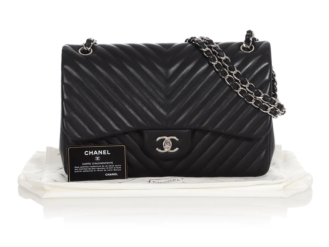 CHANEL CLASSIC CHEVRON-QUILTED LAMBSKIN DOUBLE FLAP JUMBO BAG