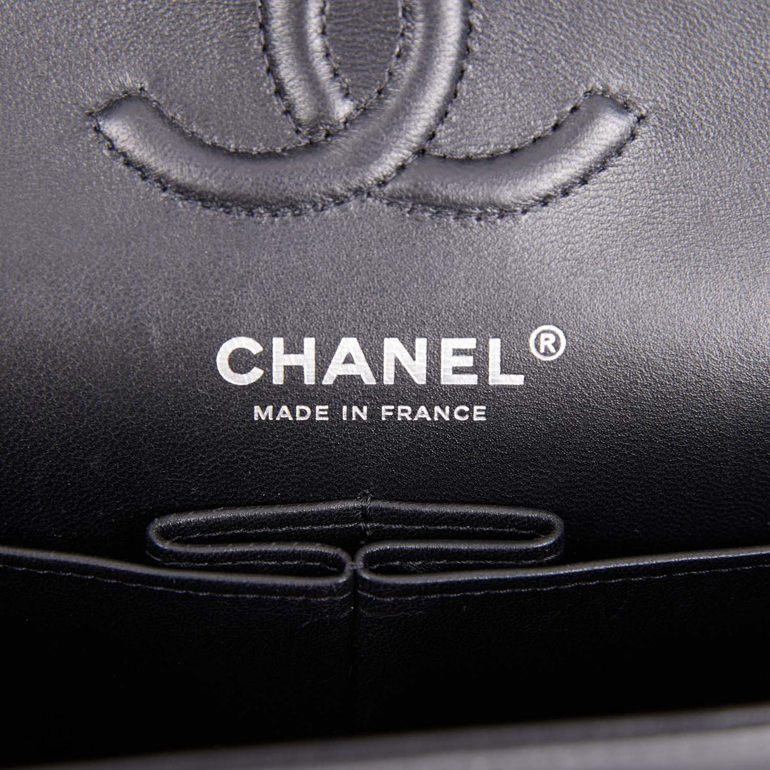 CHANEL CLASSIC CHEVRON-QUILTED LAMBSKIN DOUBLE FLAP JUMBO BAG