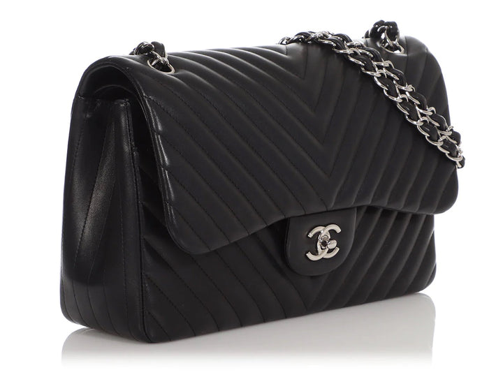 CHANEL CLASSIC CHEVRON-QUILTED LAMBSKIN DOUBLE FLAP JUMBO BAG
