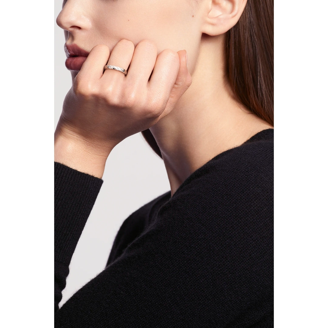 CHANEL COCO CRUSH 18K WHITE GOLD RING