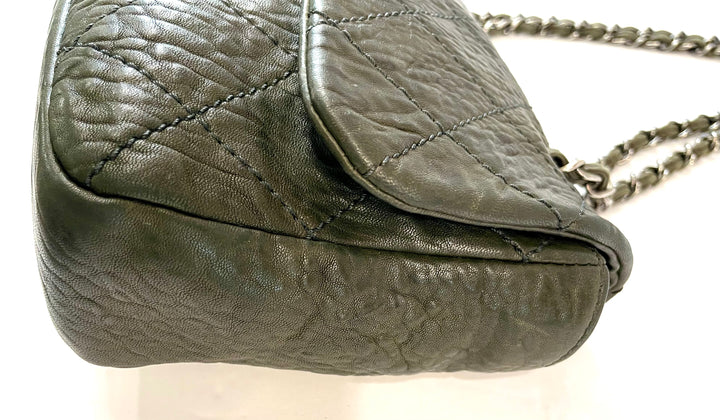 CHANEL VINTAGE CAVIAR CRUMPLED LEATHER MED CC CRAVE FLAP BAG