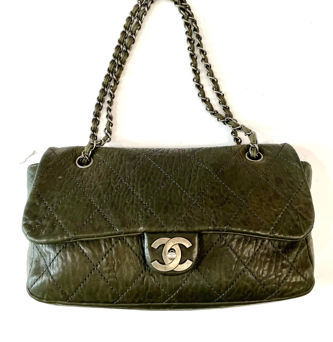 CHANEL VINTAGE CAVIAR CRUMPLED LEATHER MED CC CRAVE FLAP BAG