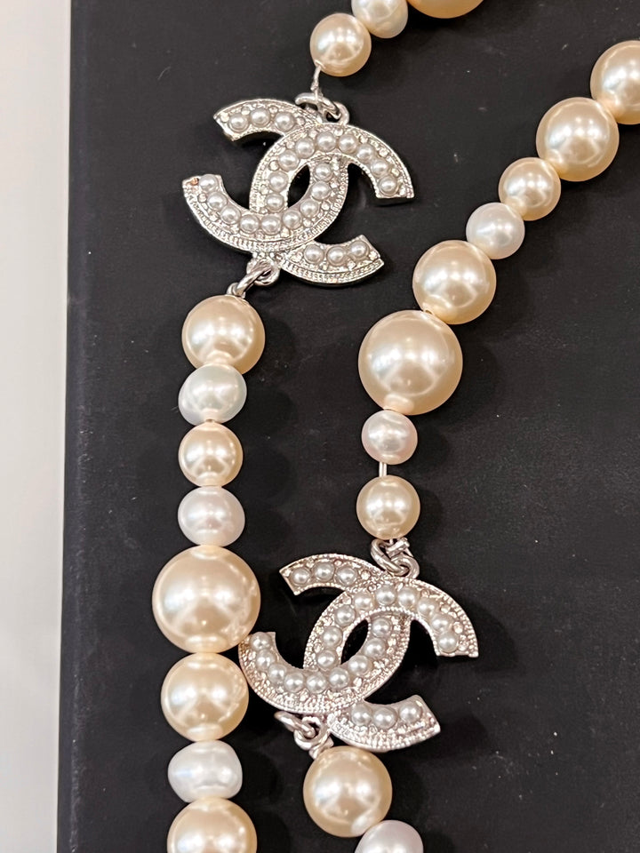 CHANEL FAUX PEARL CRYSTAL CC TASSLE NECKLACE/ BELT