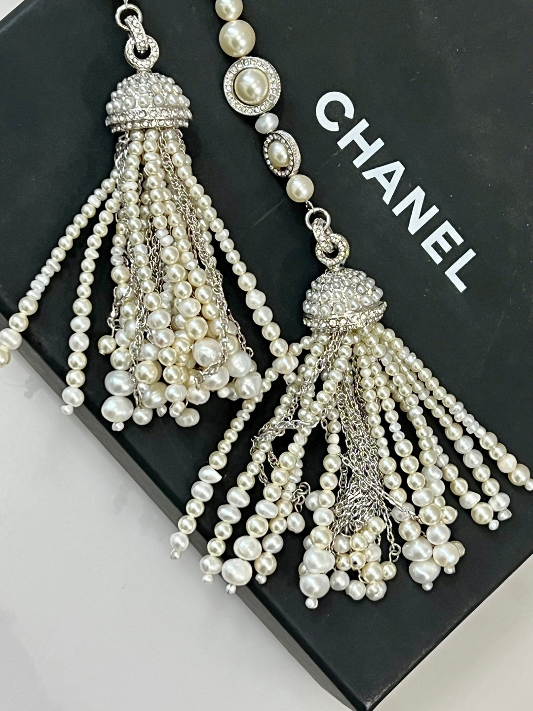 CHANEL FAUX PEARL CRYSTAL CC TASSLE NECKLACE/ BELT
