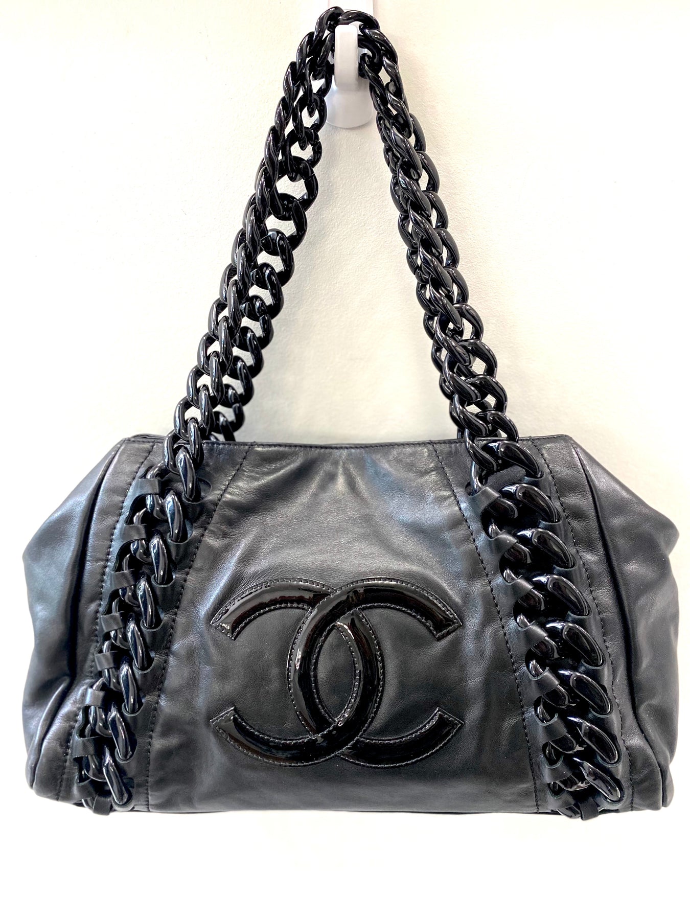 Modern Chain East West Tote