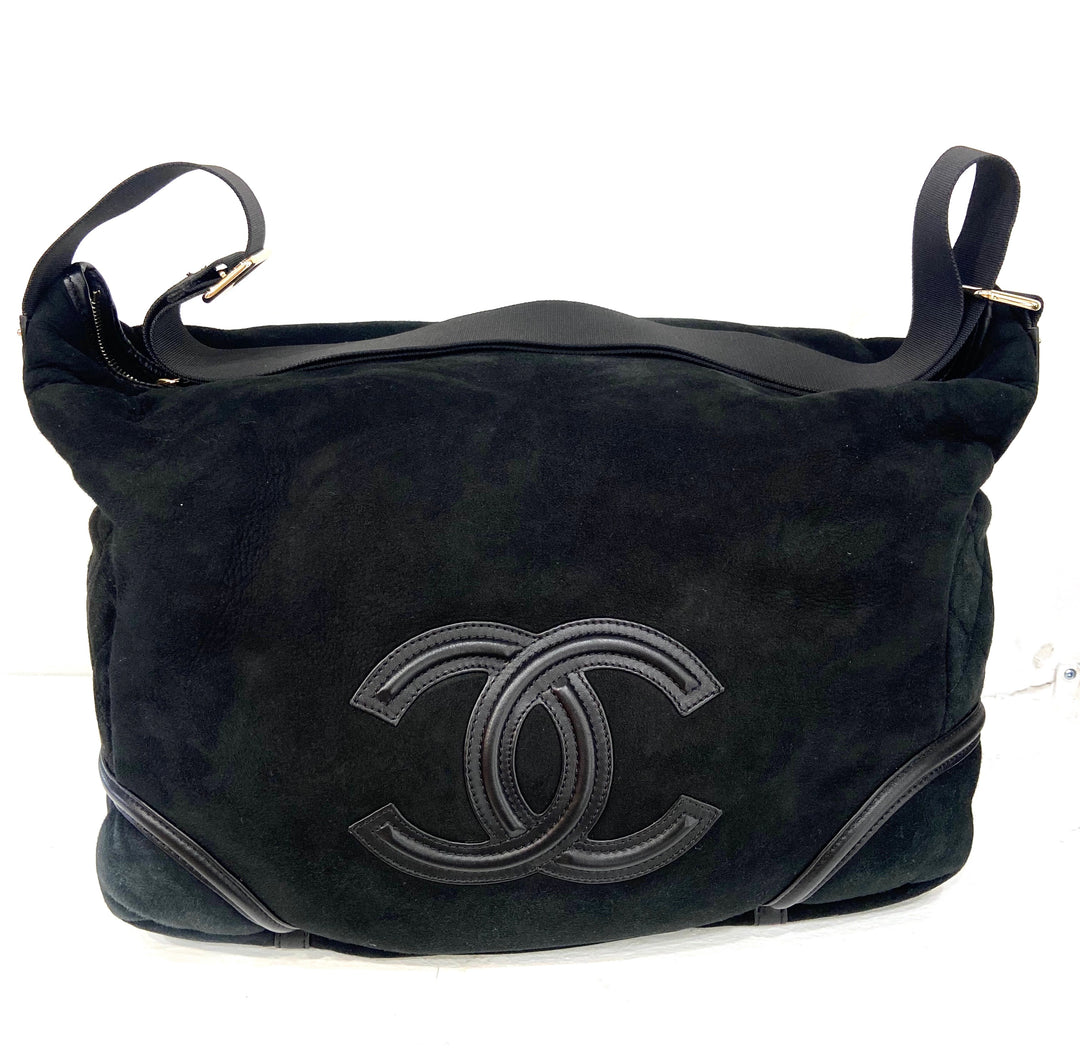 CHANEL BLACK SHEARLING HOBO BAG