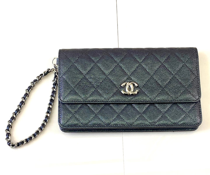 CHANEL IRIDESCENT CAVIAR QUILTED CLUTCH WRISTLET