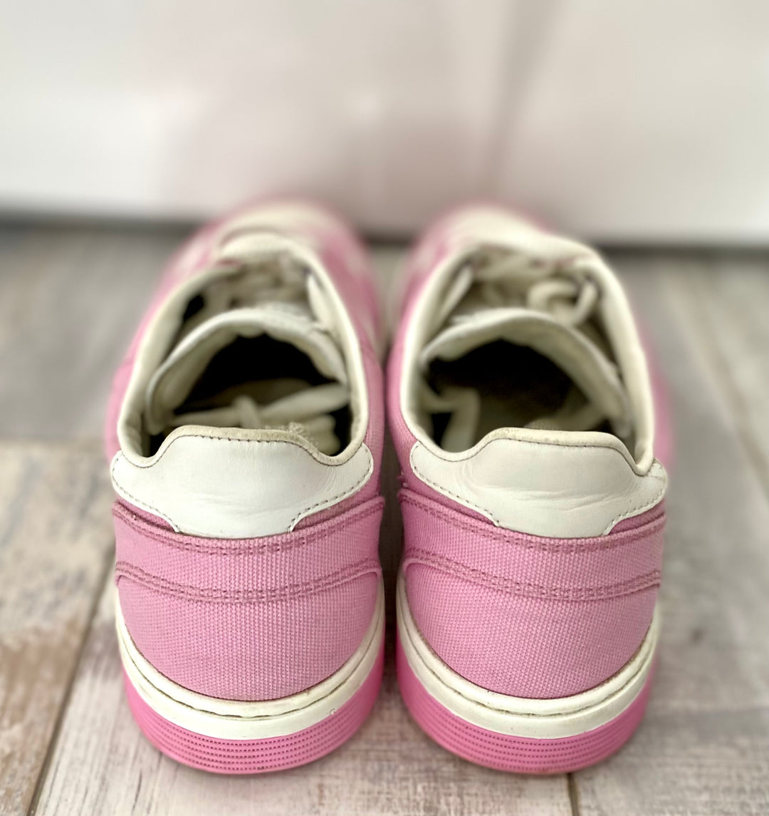 CHANEL INTERLOCKING CC LOGO SNEAKERS – Caroline's Fashion