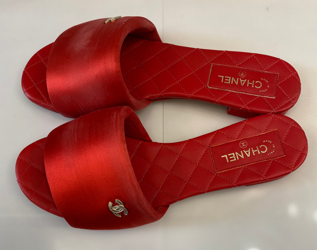 CHANEL CC LOGO SLIDES MULES RED