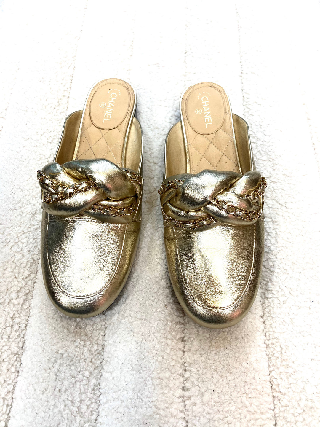 Chanelシャネルエナメルのミュール s-l400.jpg