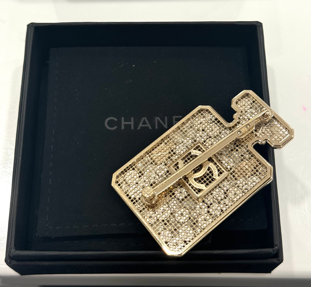 CHANEL 19 STRASS &amp; FAUX PEARL CC PERMUFE BROOCH