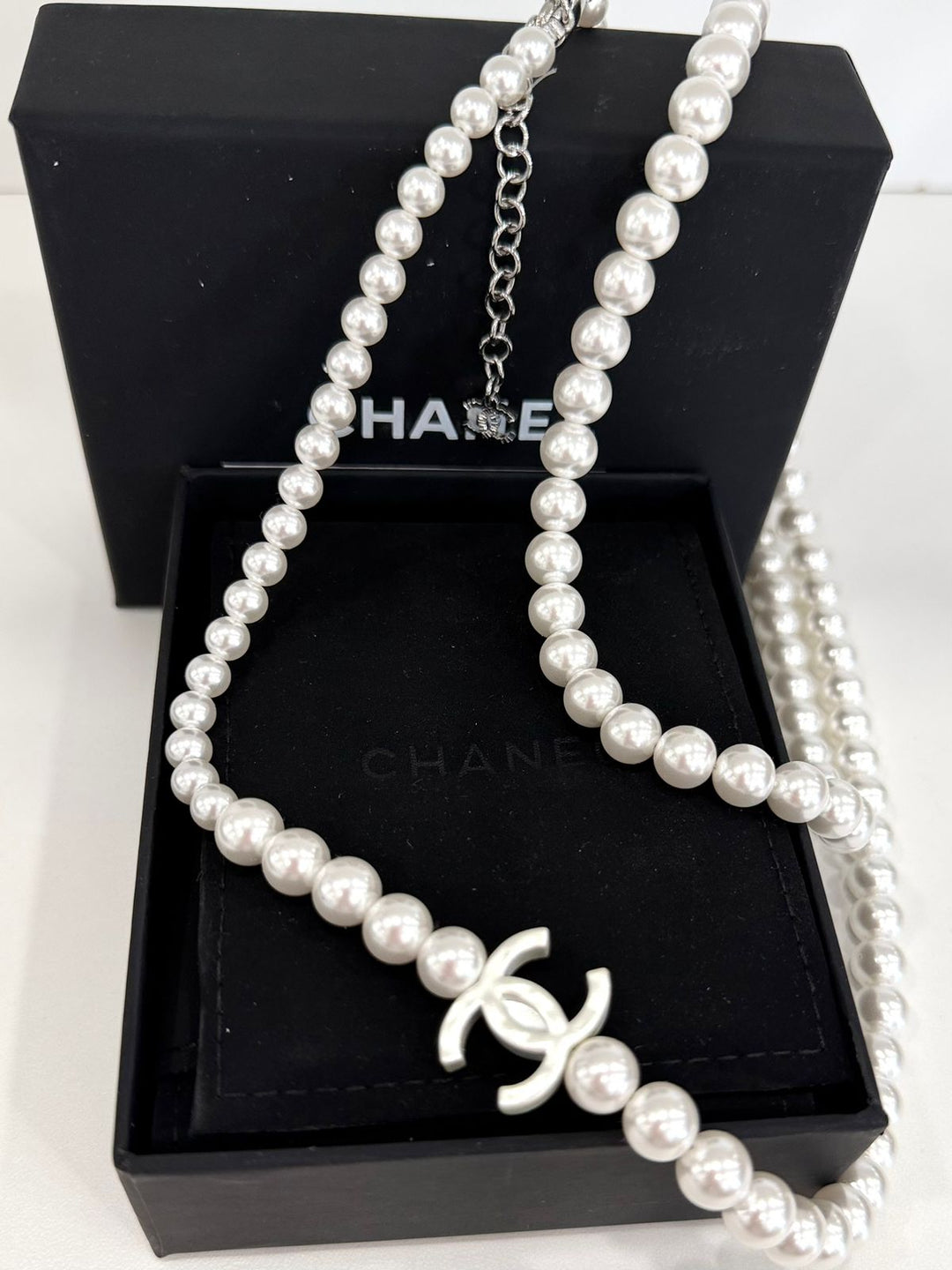 CHANEL CC PEARL RESIN LONG NECKLACE