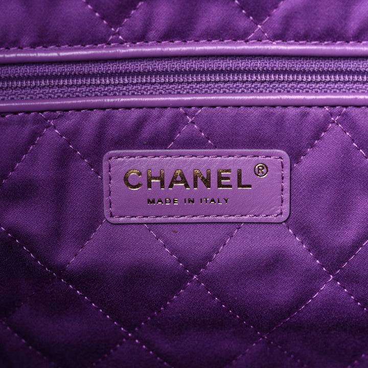 CHANEL SHINY QUILTED CALFSKIN LEATHER CHANEL 22 SHOULDER BAG
