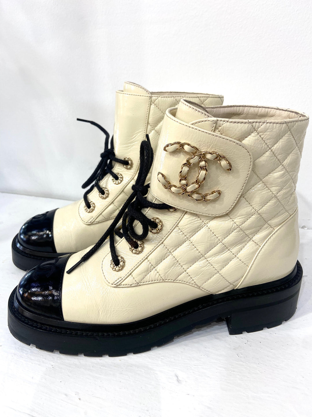 CHANEL SHINY GOATSKIN QUILTED CALFSKIN LACE UP COMBAT BOOTS
