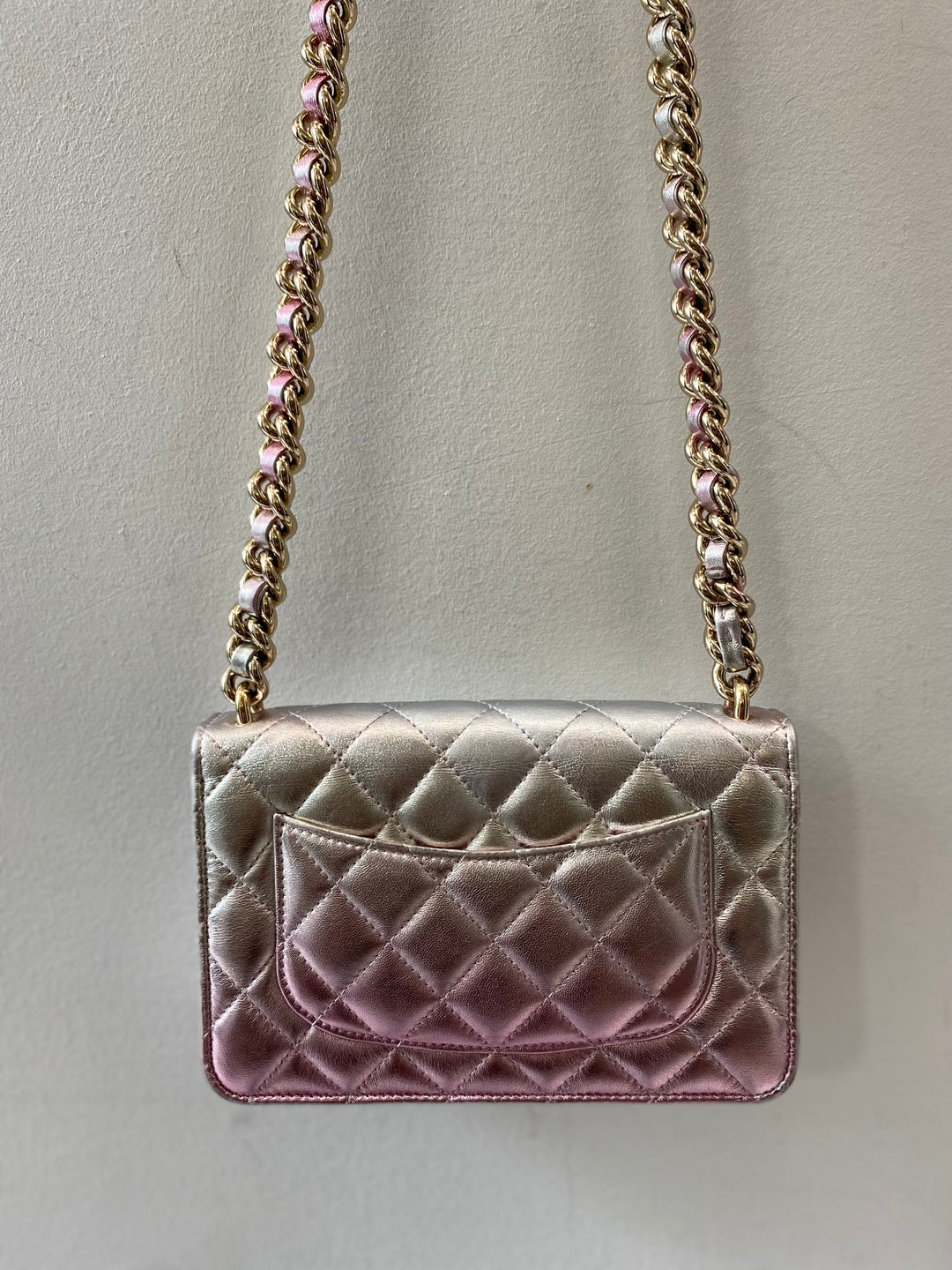 CHANEL SILVER &amp; PINK METALLIC GRADIENT QUILTED LAMBSKIN WOC-HS