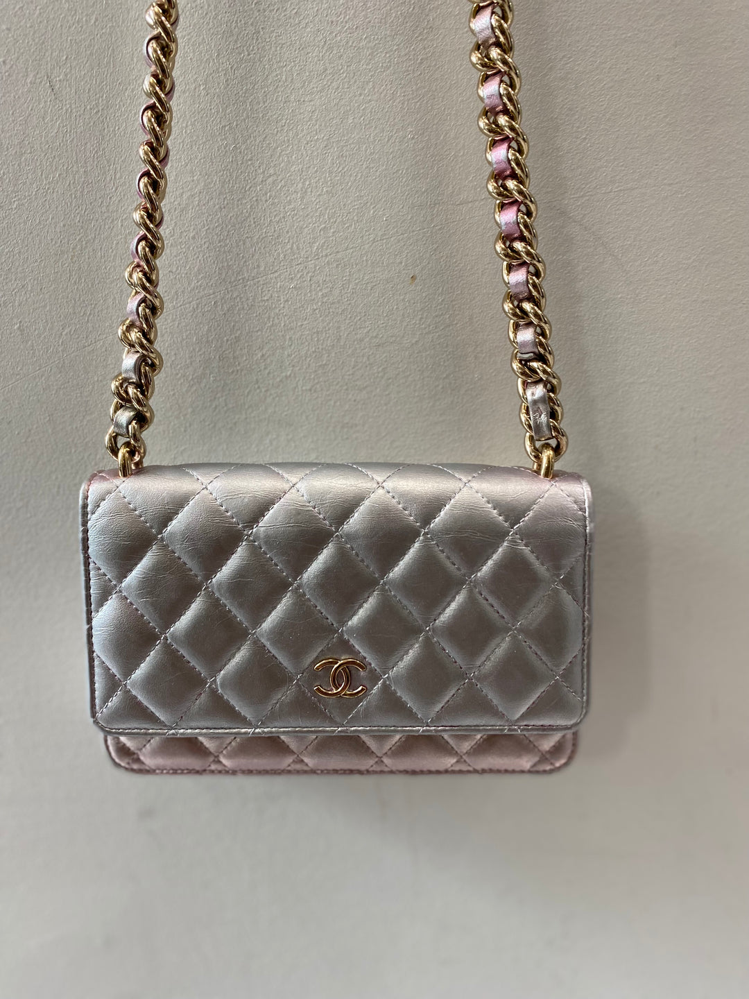 CHANEL SILVER &amp; PINK METALLIC GRADIENT QUILTED LAMBSKIN WOC-HS