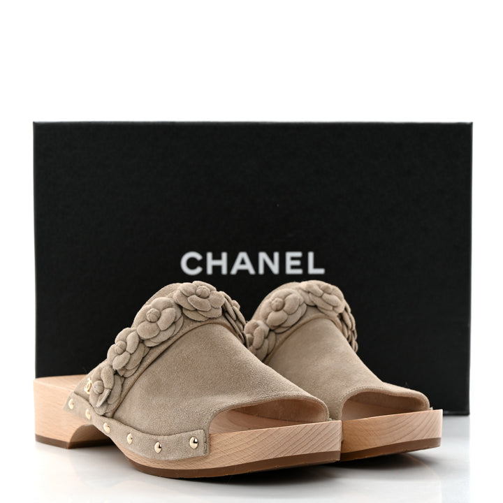 ブランド一覧 | ワールド オンラインストア MULES CAMELLIA SUEDE CALFSKIN CHANEL CLOGS Caroline's – 靴