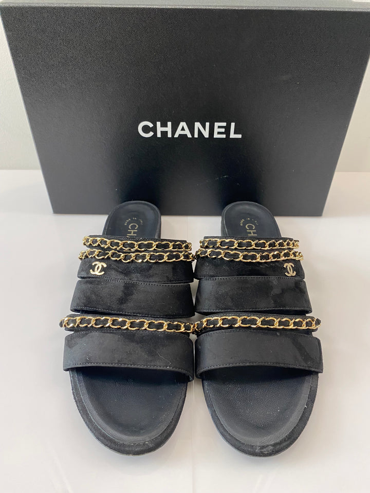 CHANEL SUEDE CALFSKIN CC CHAIN FLAT SLIDE SANDALS