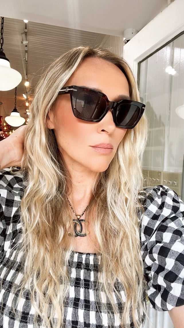CHANEL SQUARE 5509-A SUNGLASSES – Caroline's Fashion Luxuries